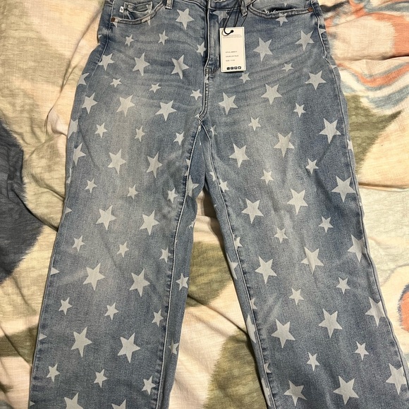 Judy Blue High Rise Cropped Straight Star Print - Picture 2 of 6
